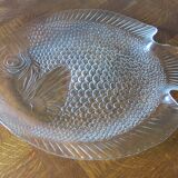 Very large glass fish dish from Arcoroc in very good condition
