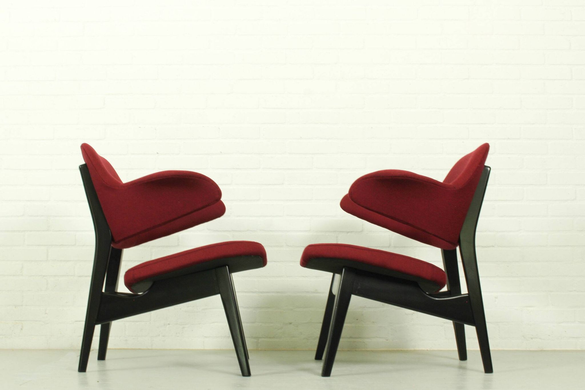 Pair of lounge armchairs by Louis van Teeffelen for Wébé – Dutch mid-century modern (1960s)
