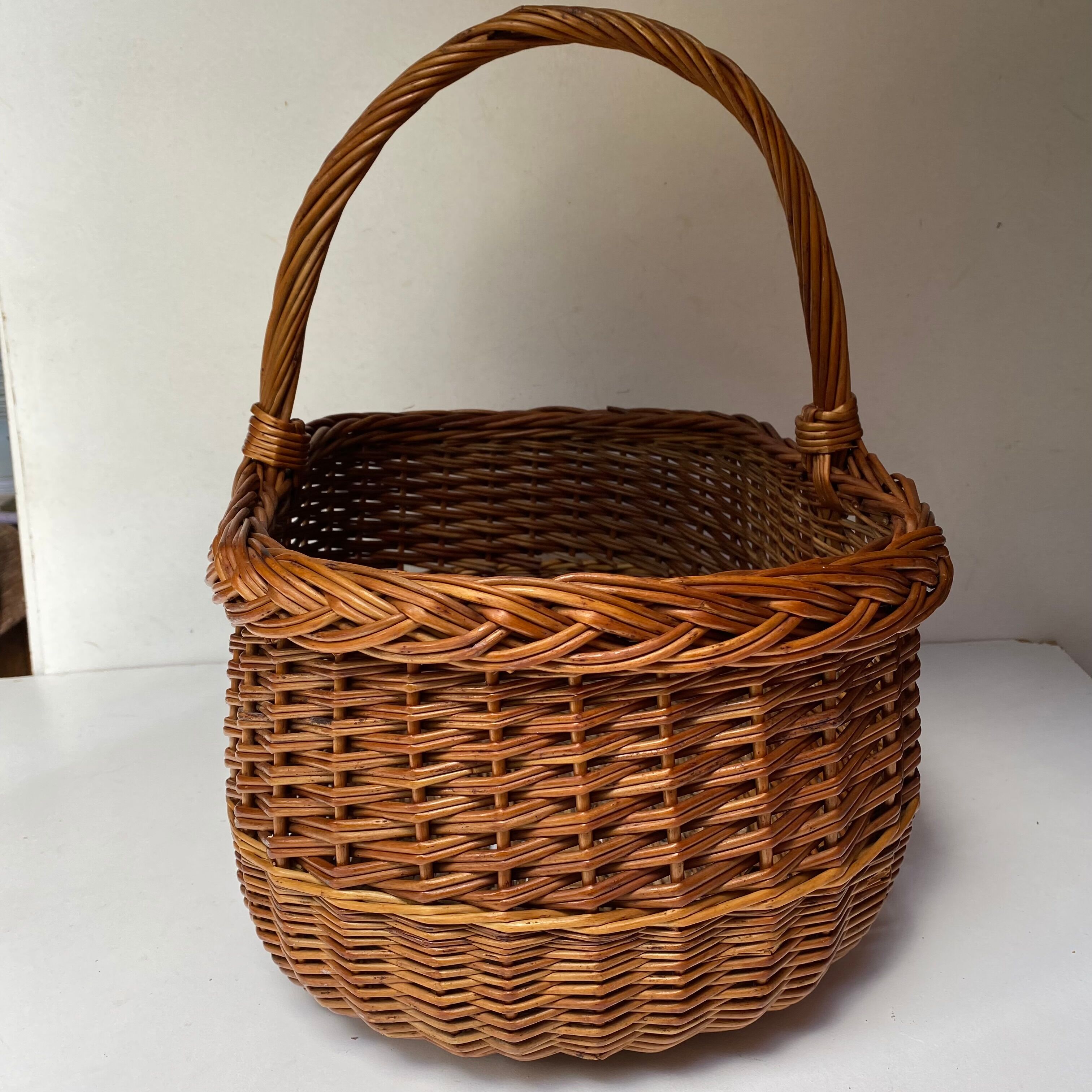 Woven wicker basket