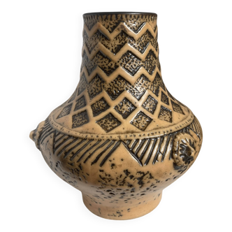 Set of 10 decorative items