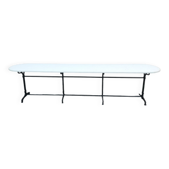Table de bistrot 4 pieds fonte art nouveau, plateau bois blanc ivoire, 3 metres
