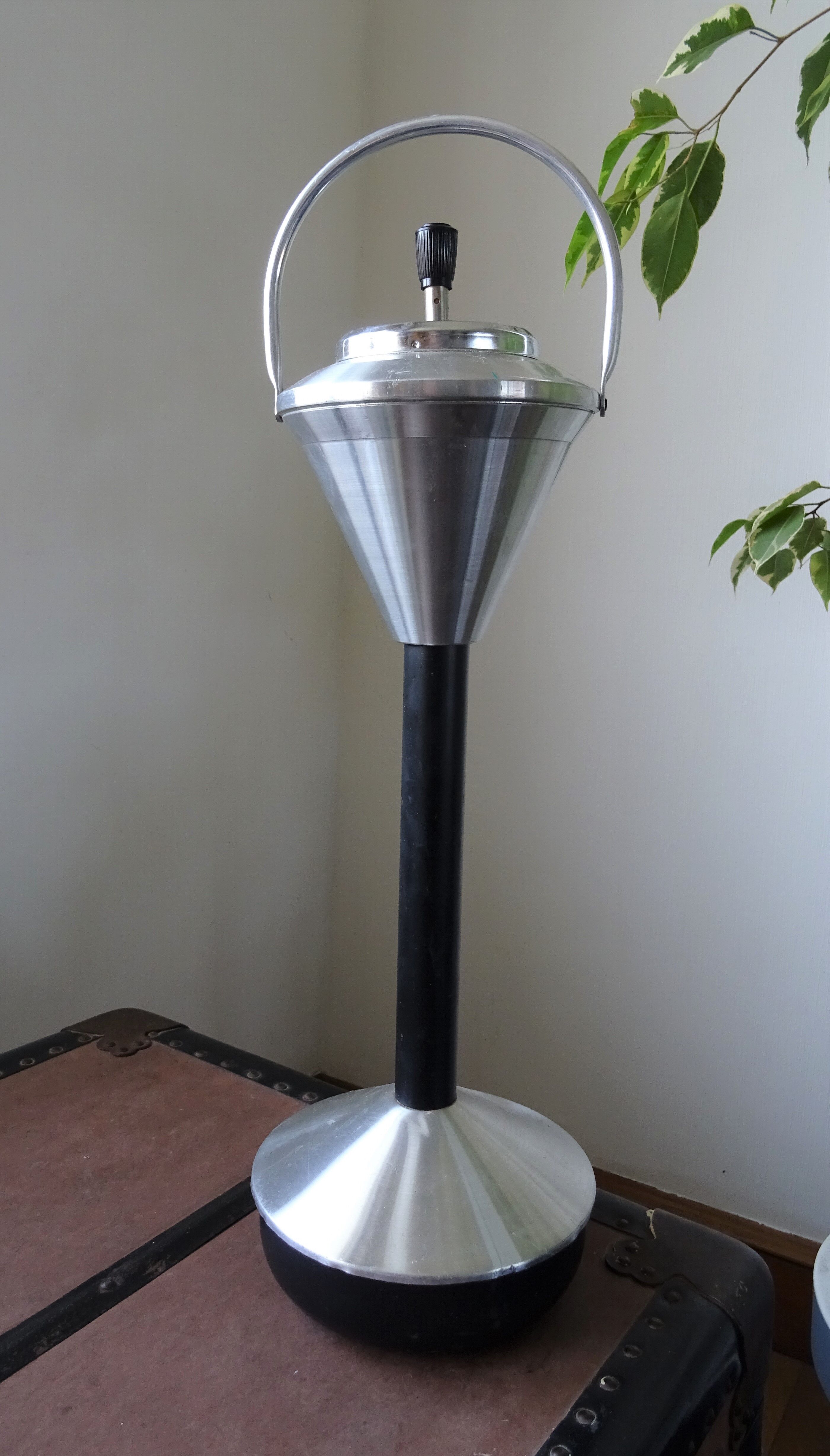 Space Age standing ashtray 1960s-70s