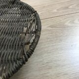 Tripod harness in wrought iron and wicker
