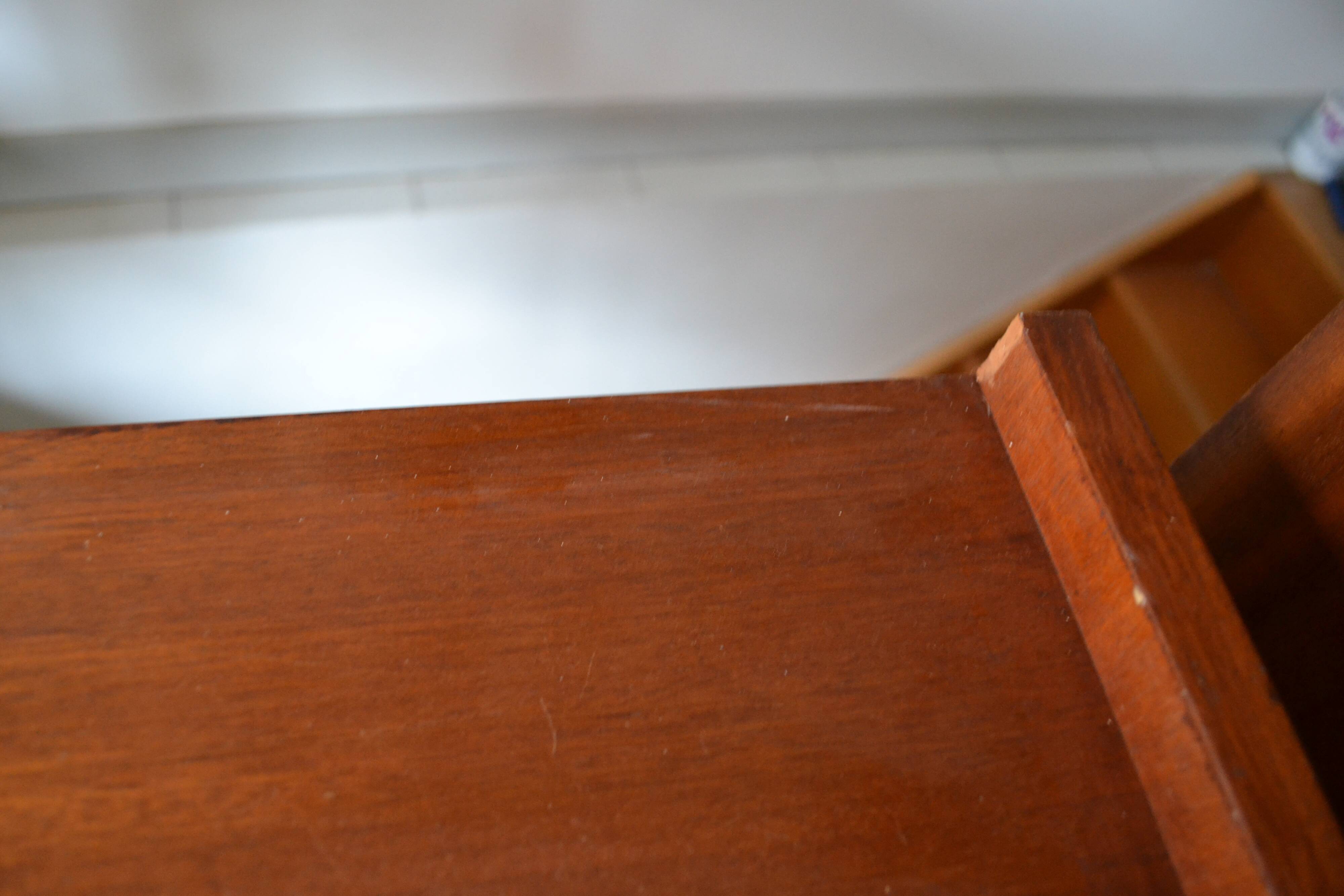 Commode années 60 façade inclinée