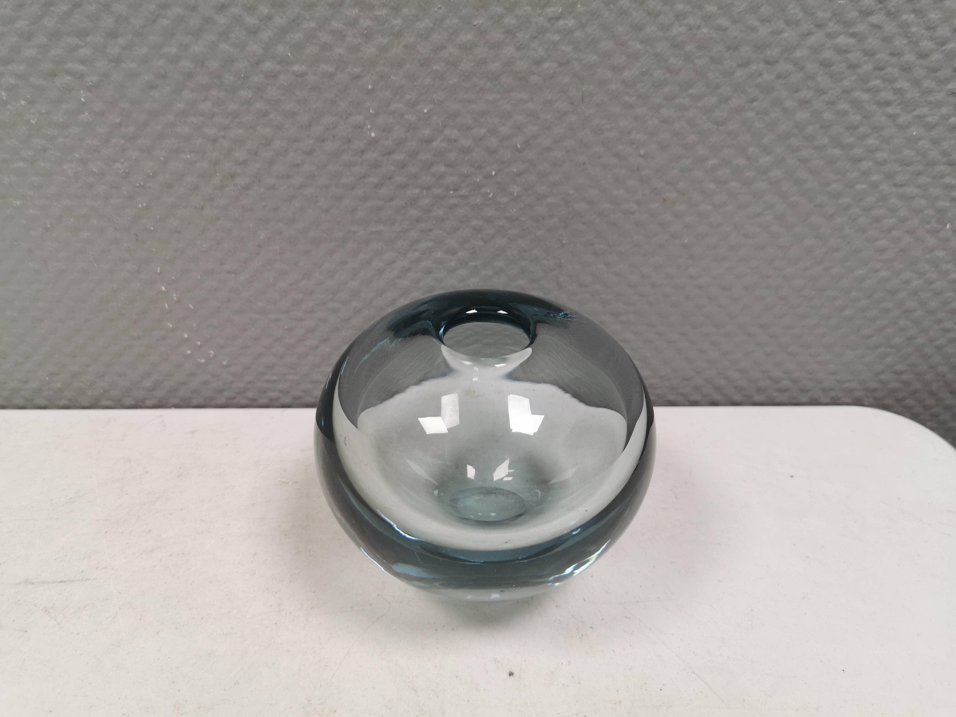 Rondo ball vase by Per Lütken for Holmegaard, Denmark, 1959.