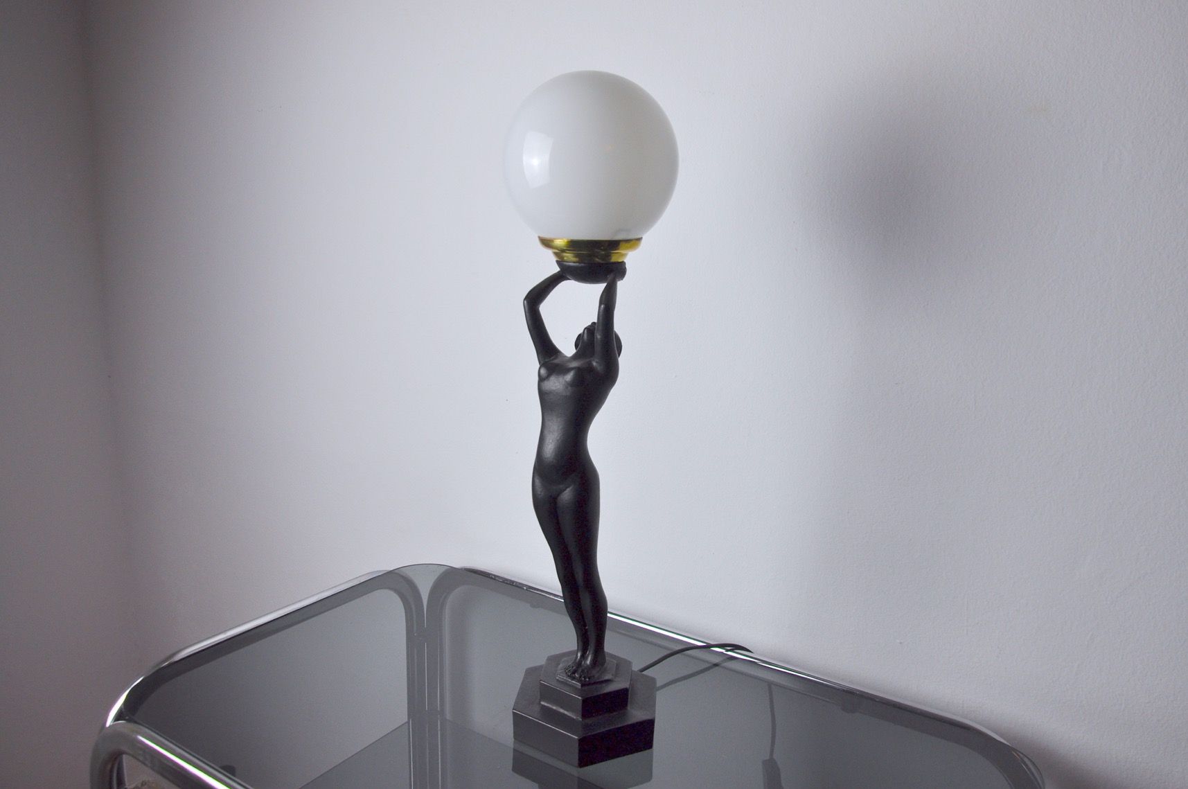 with the Ball lamp by Onices ETH, 1980