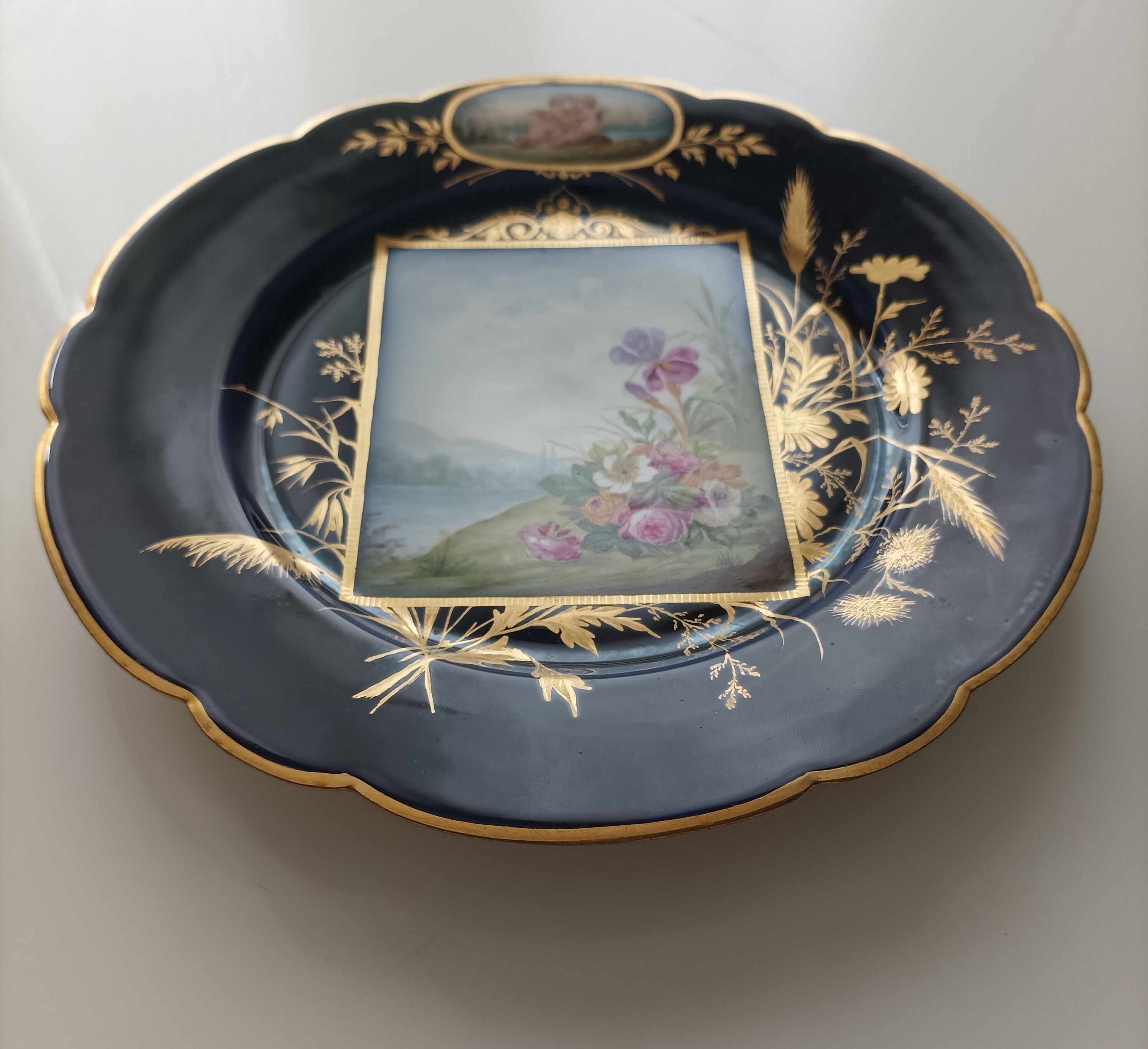 Assiette en porcelaine fine G Buisson Lyon