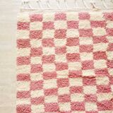 Pink and white checkered Beni Ouarain Berber rug