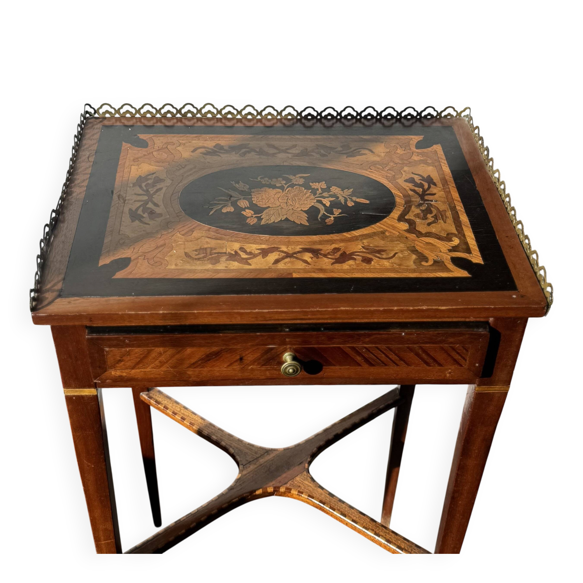 ELEGANCE - Side table in marquetry and brass