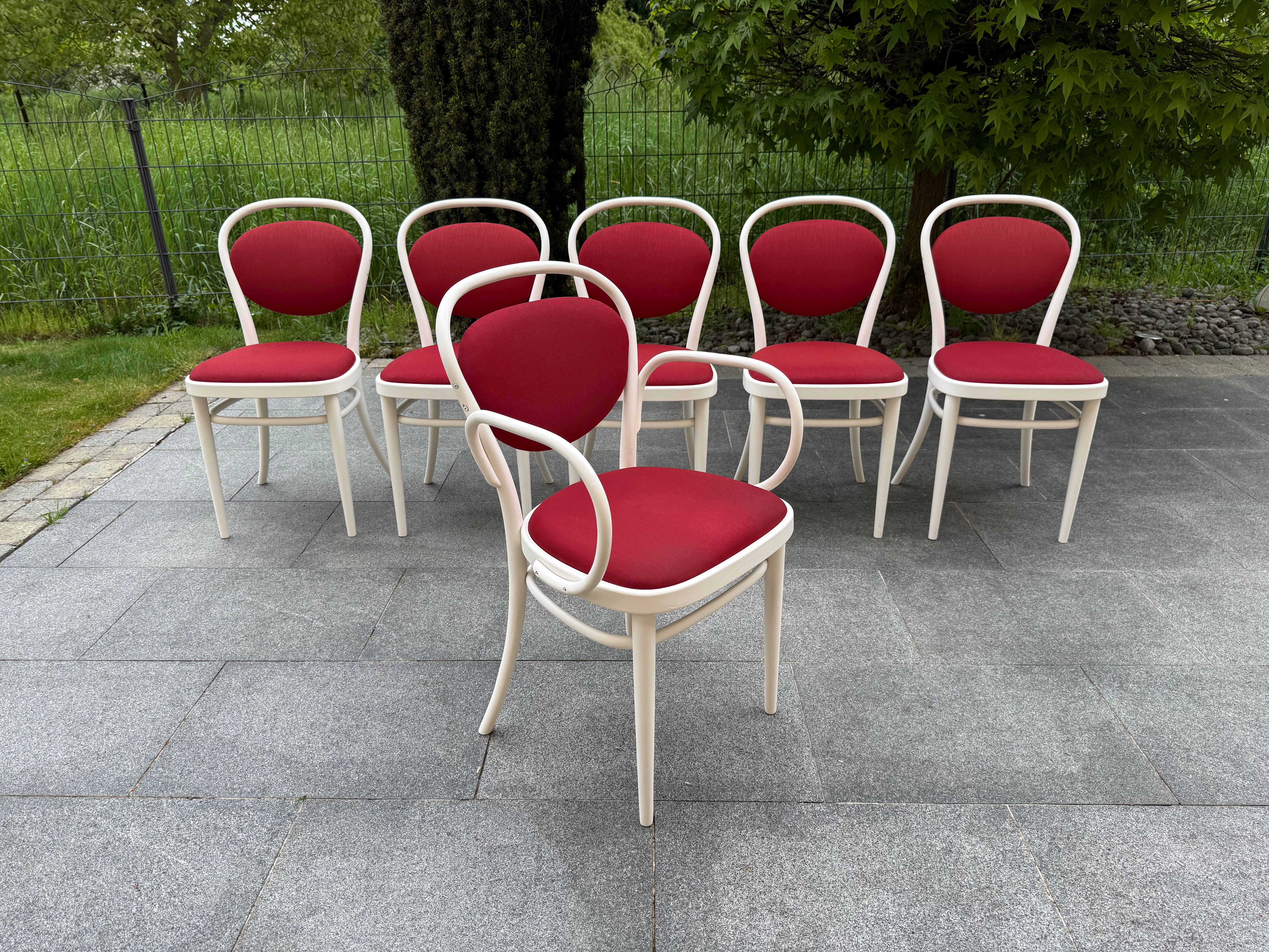 Lot de 6 chaises Thonet Model 215 P année 60