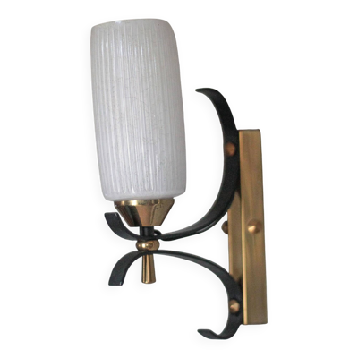 Applique vintage en laiton et fer des années 60, Arlus, lampe murale