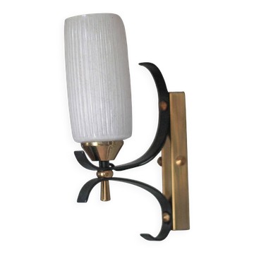 Applique vintage en laiton et fer des années 60, Arlus, lampe murale