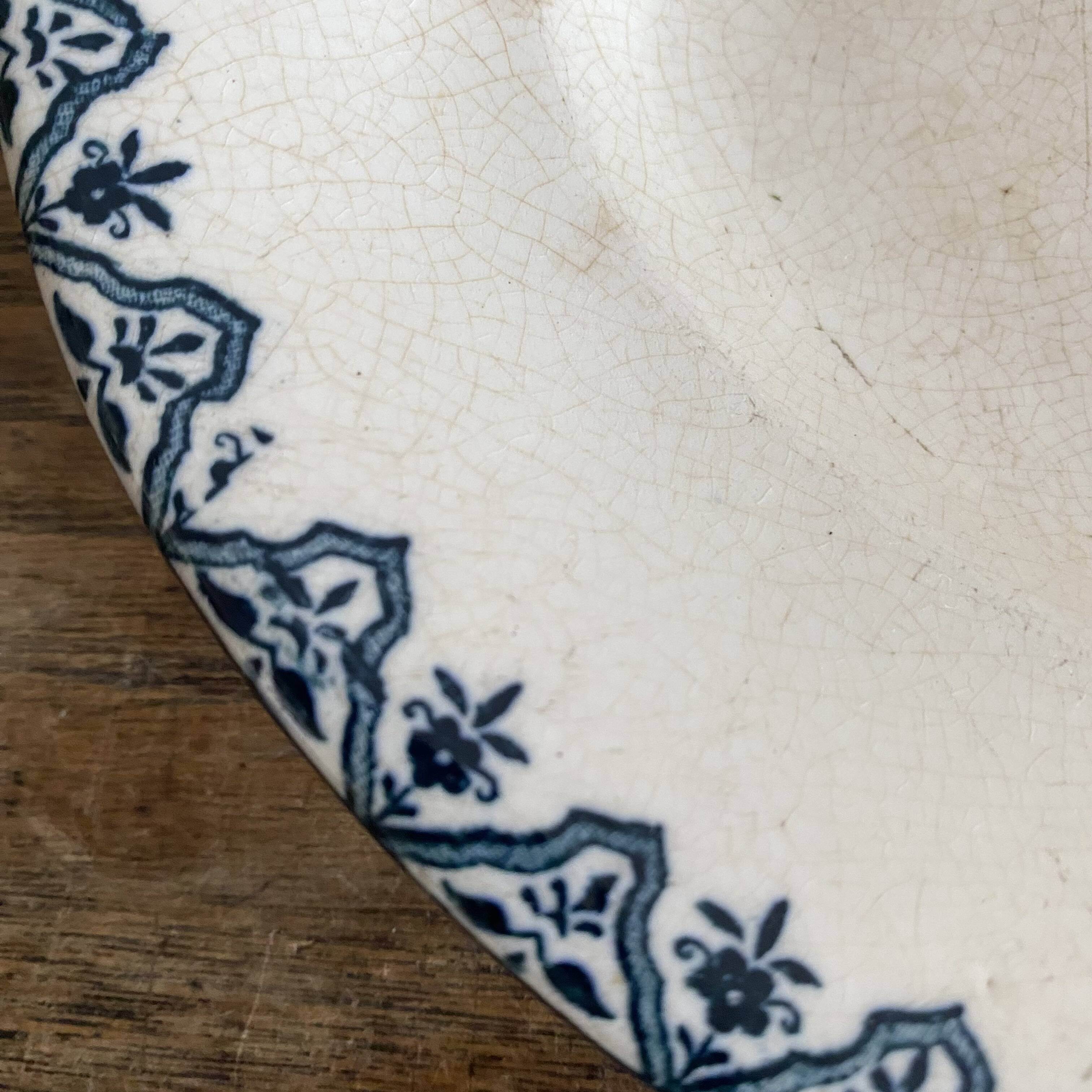 Oval iron earth dish