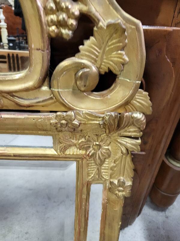 GILT WOODEN GLASS MIRROR FROM THE LATE 18TH CENTURY