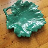 Plat céramique en barbotine feuille de vigne verte vintage