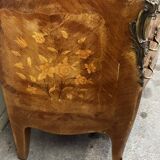 Curved and inlaid chest of drawers, Louis XV style, late 19th-early 20th century