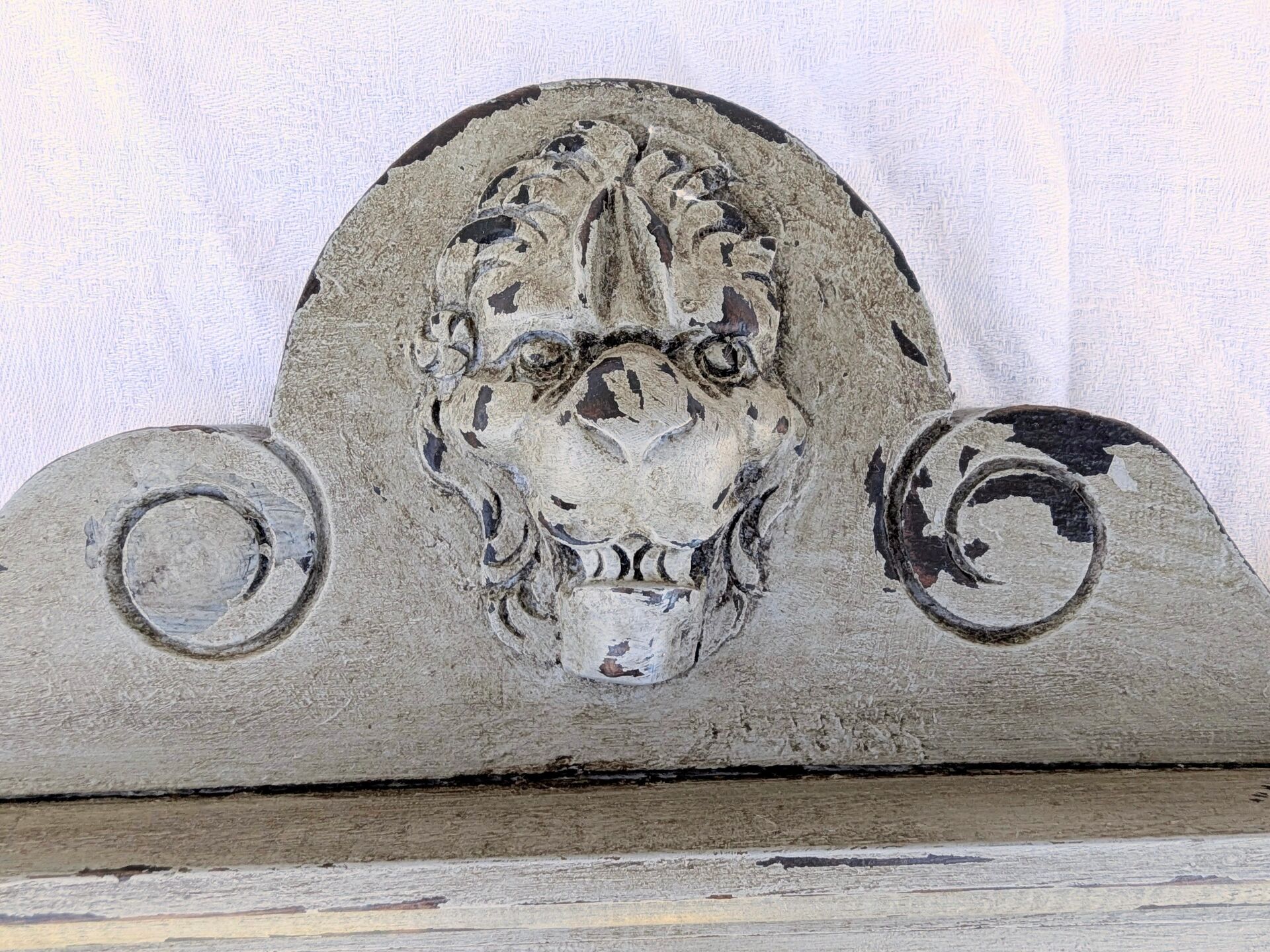 Ancient small wooden fronton carved shabby gustavian patina
