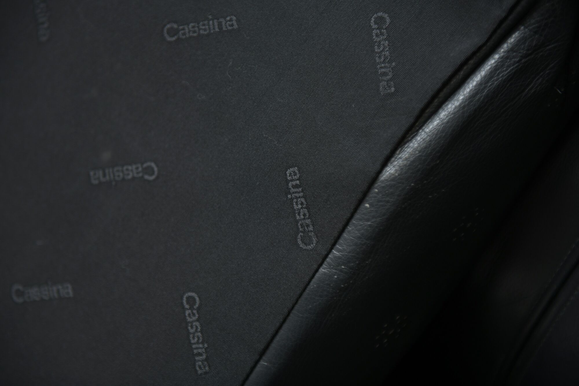 Bull sofa in grey leather by Gianfranco Frattini for Cassina 1987