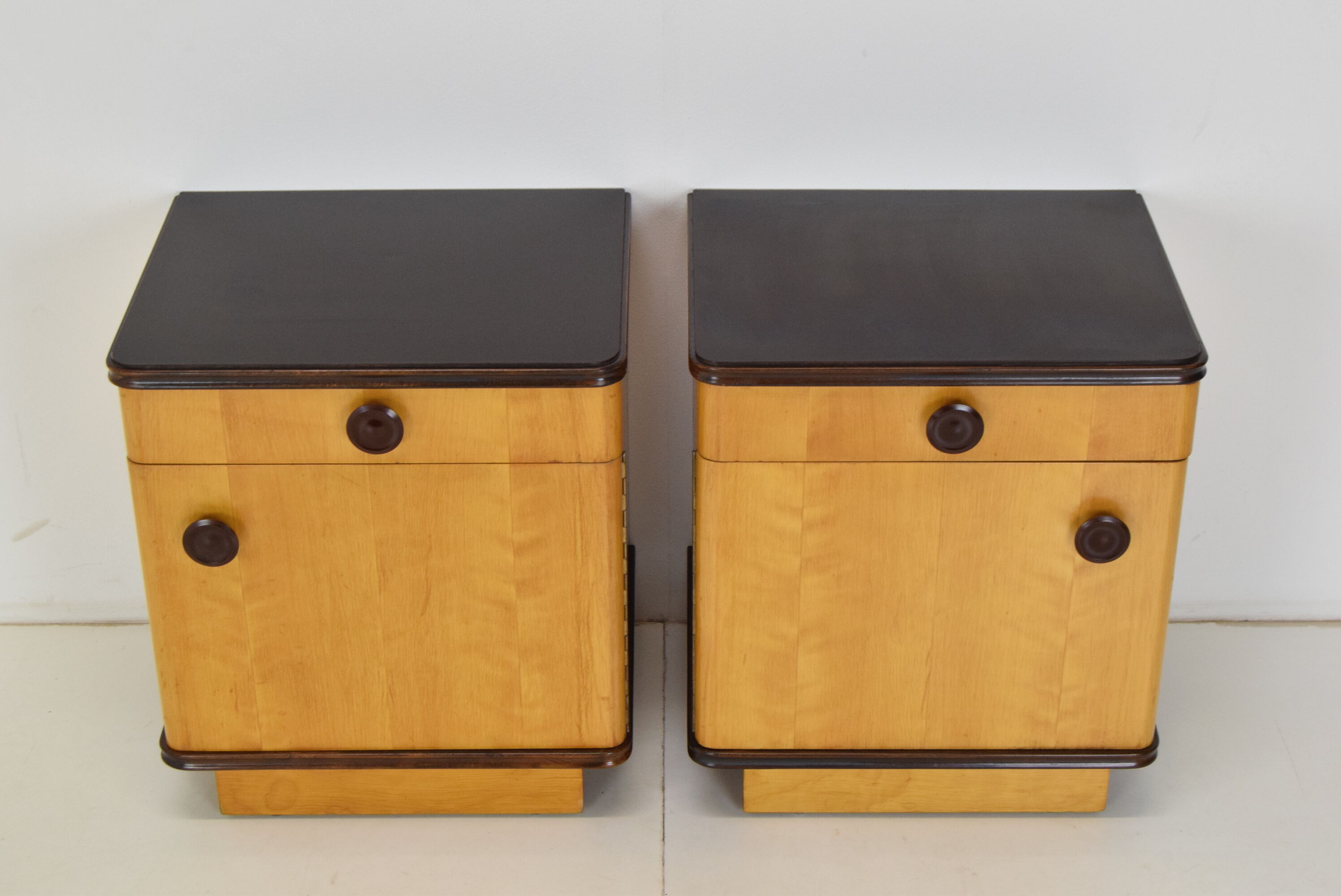 Paire de tables de chevet du milieu du siècle, années 1960
