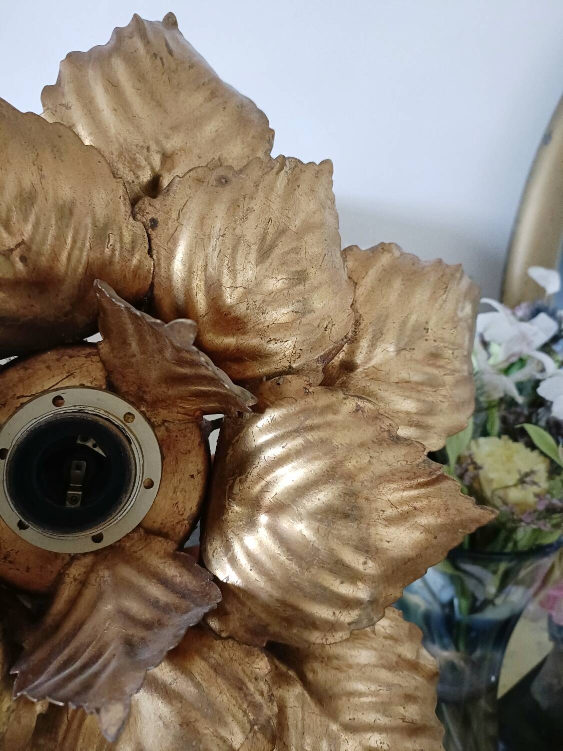 Gold Masca flower wall light