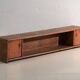 Meuble bas ancien en bois d’orme – Chine, vers 1900