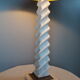 Twisted lamp foot in white marble and brass, square base - 1950's