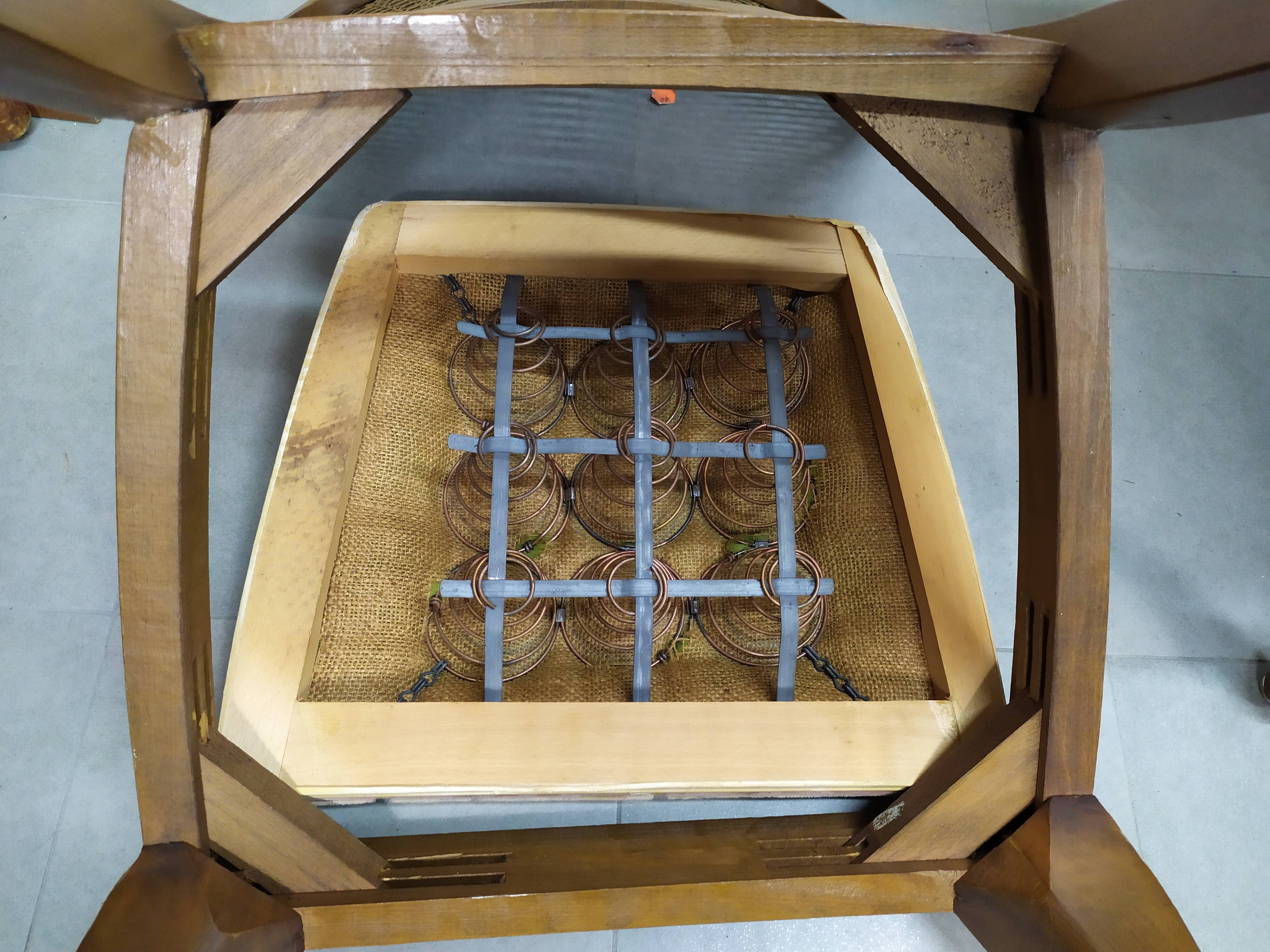Set of 4 wooden chairs cannage and seat spring