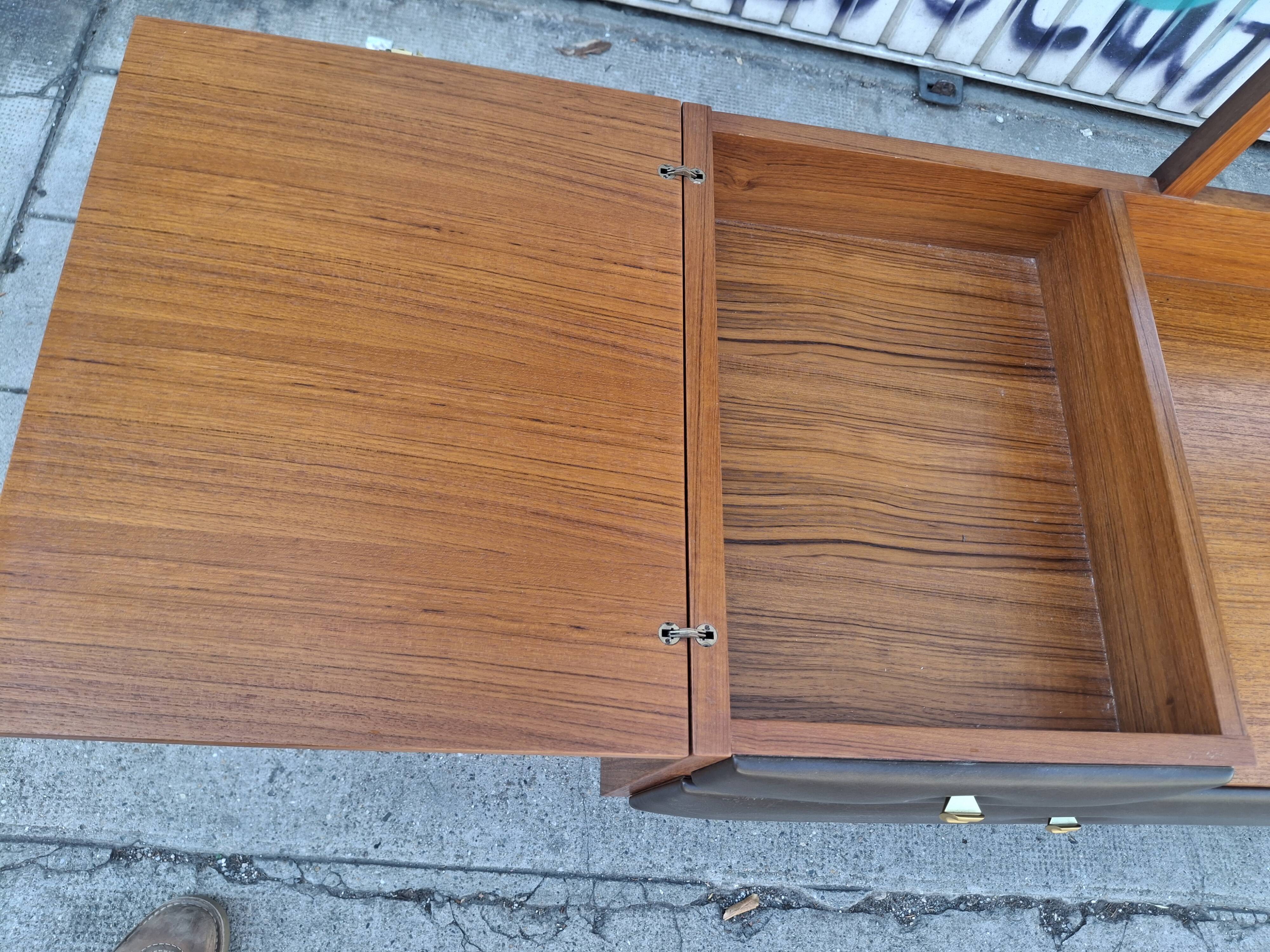 Mondial teak dressing table. 1960