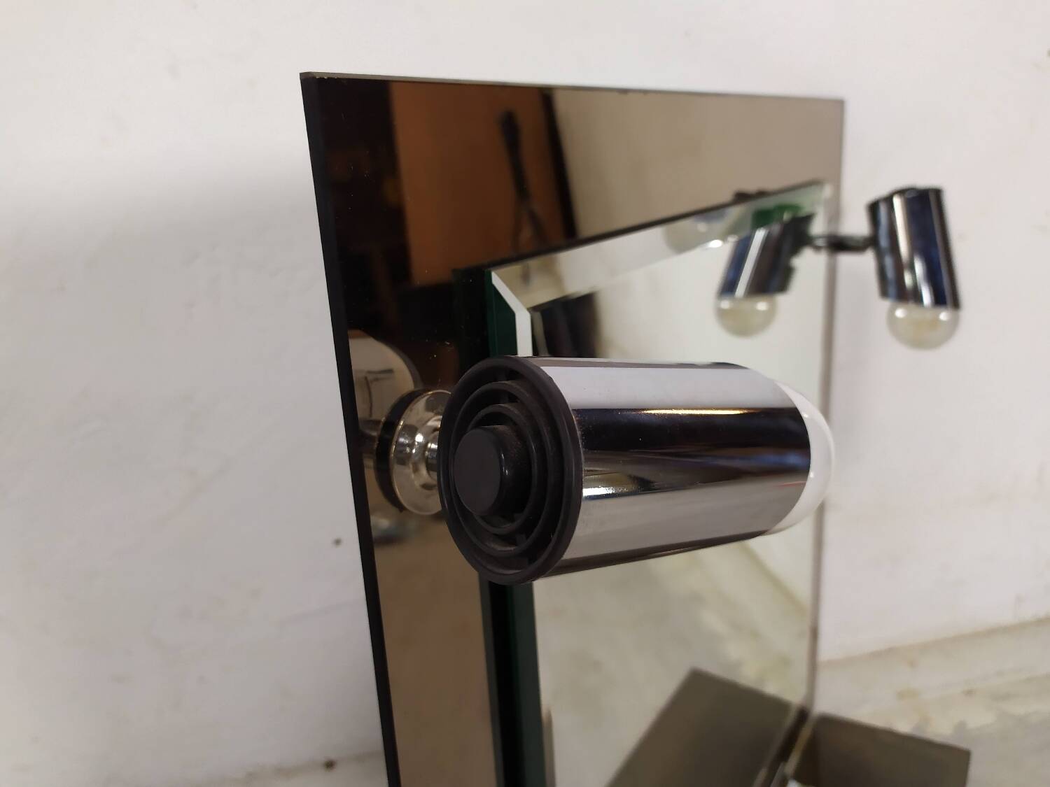 Vintage illuminated bathroom mirror