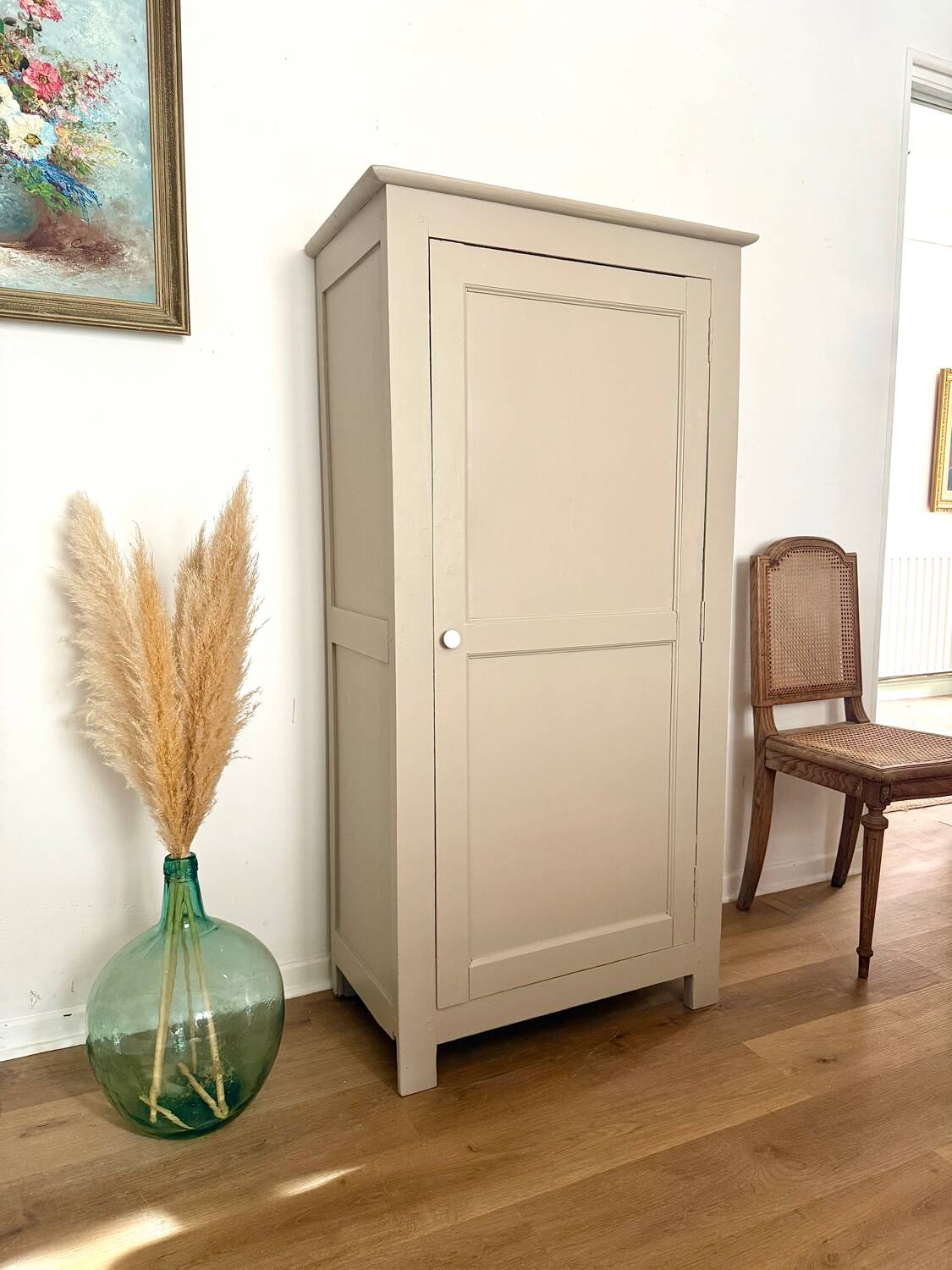 Small Parisian Wardrobe