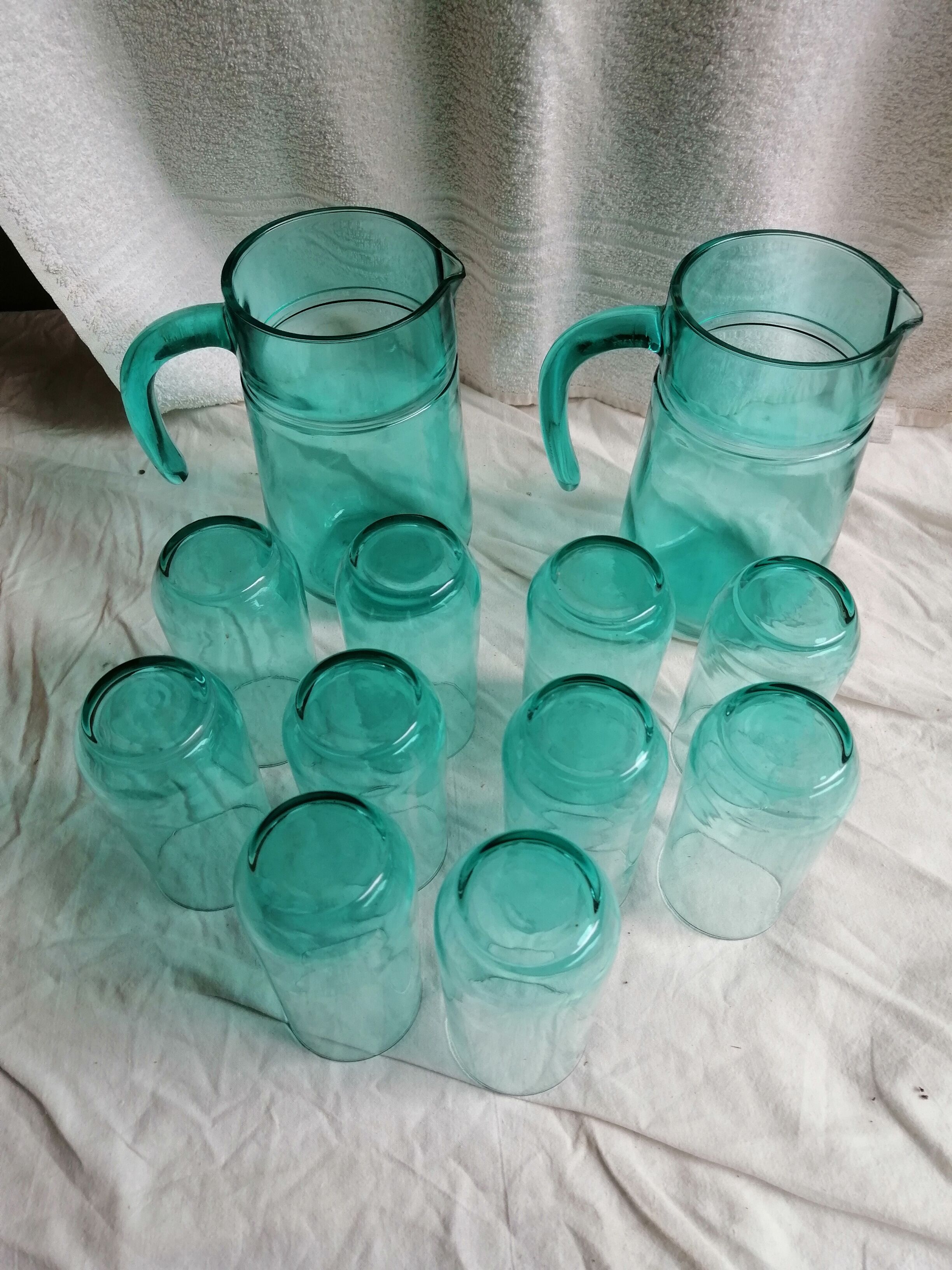 Service a orangeade vert mente a l'eau