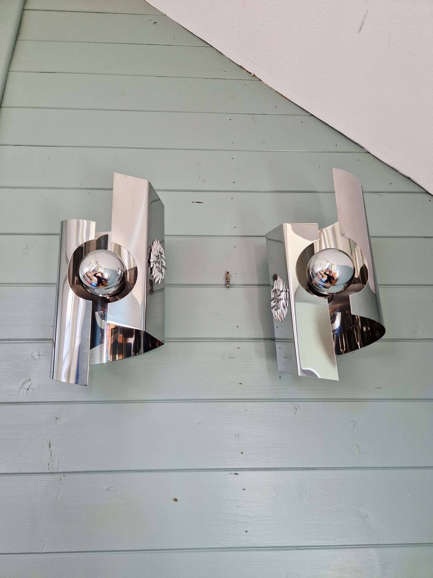 Paire d'appliques murales Space Age en métal chromé, 1970