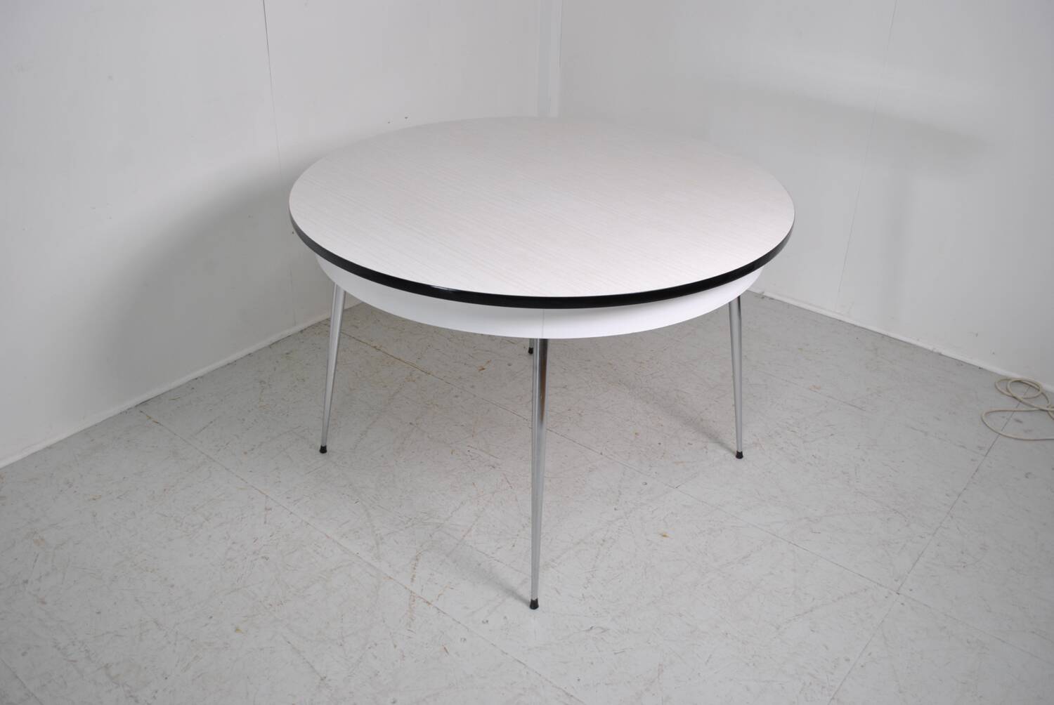 Round Formica table 1970
