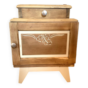 Bedside table