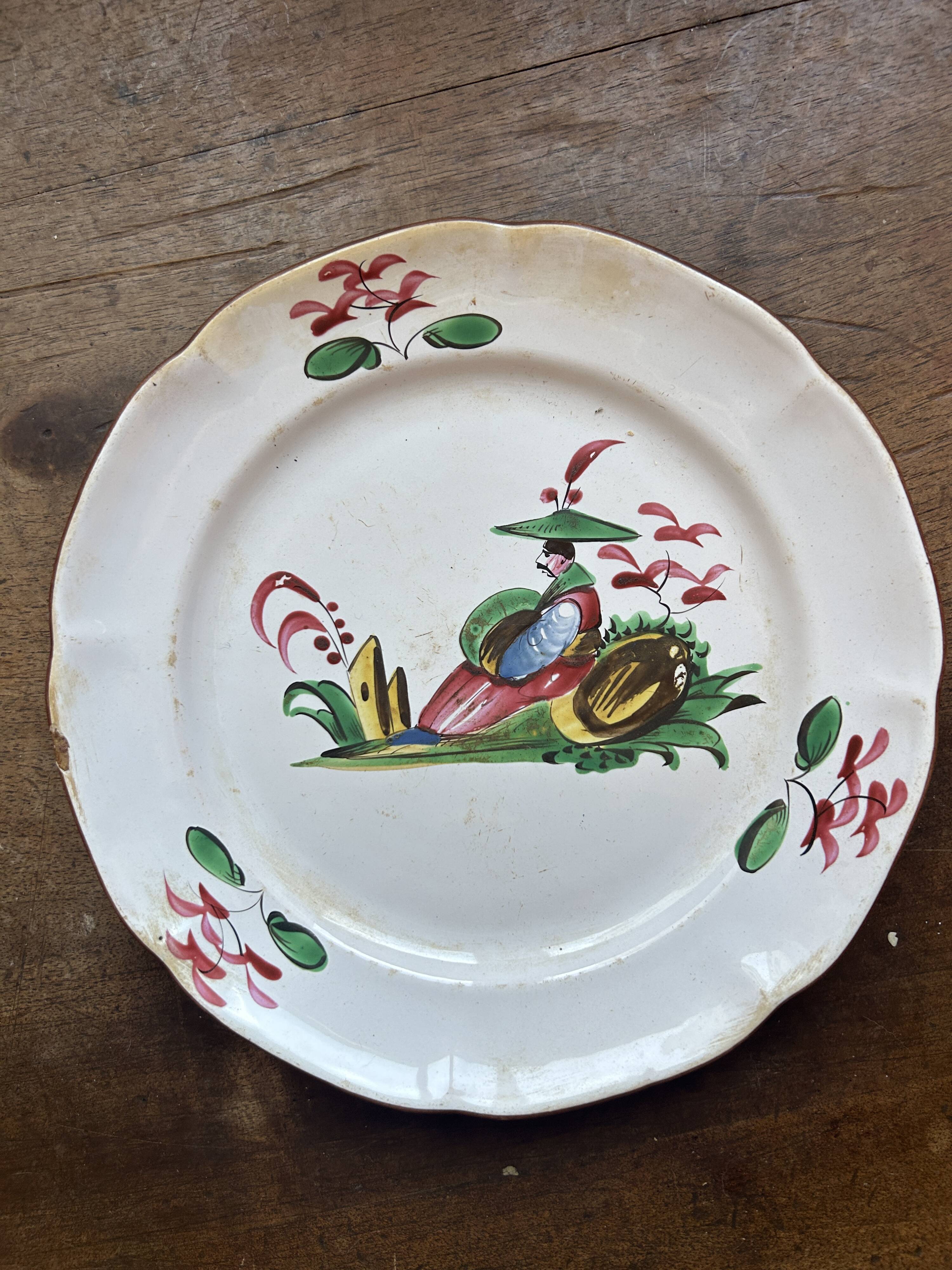 Lot de 4 assiettes 18ème – Faïence des Islettes – Décor chinois polychrome