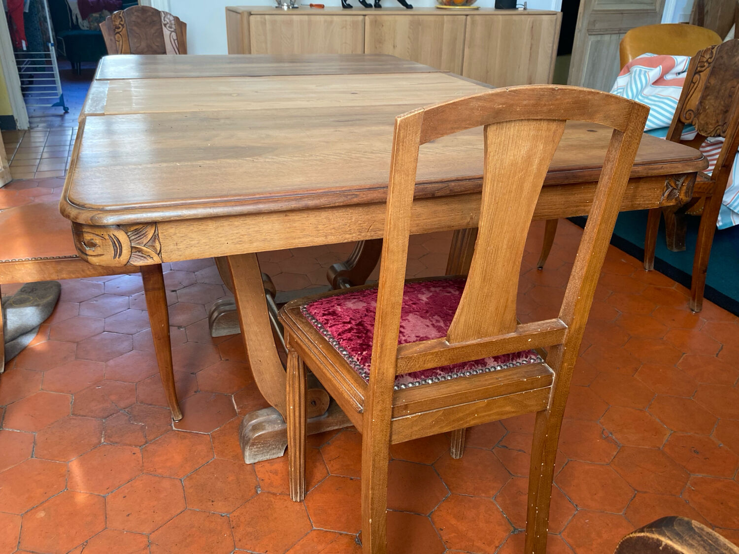 Extendable table from the 1920s/1930s.