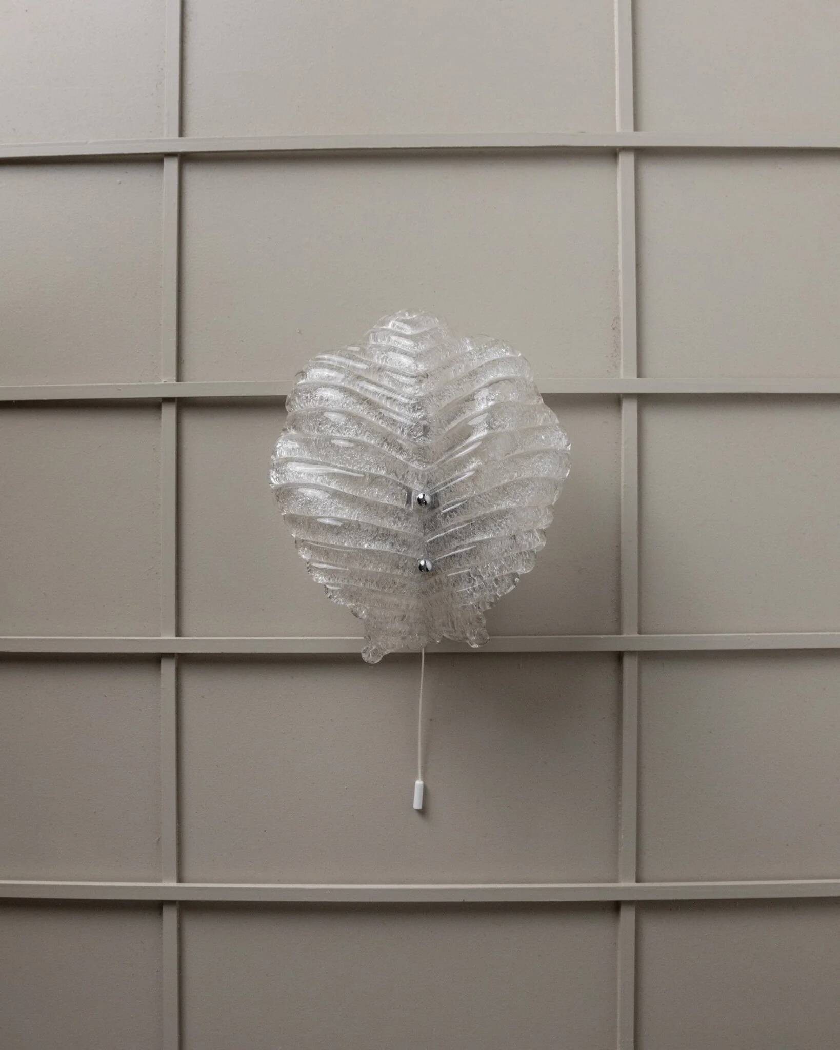 Applique murale en verre de Murano transparent intemporelle pour Honsel Leuchten, années 1970, motif de feuille, verre et métal chromé.