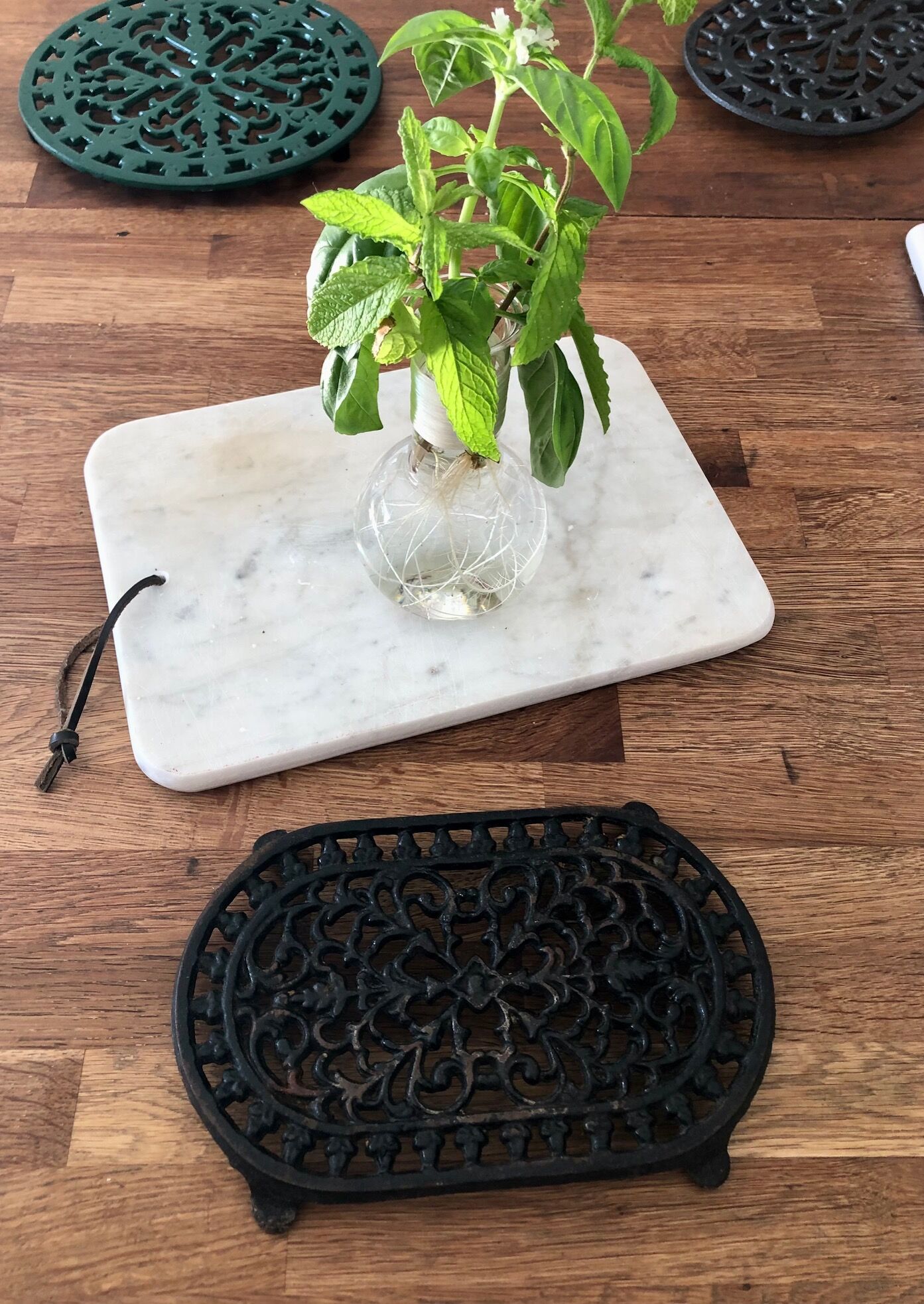 Cast iron trivet, black, PM