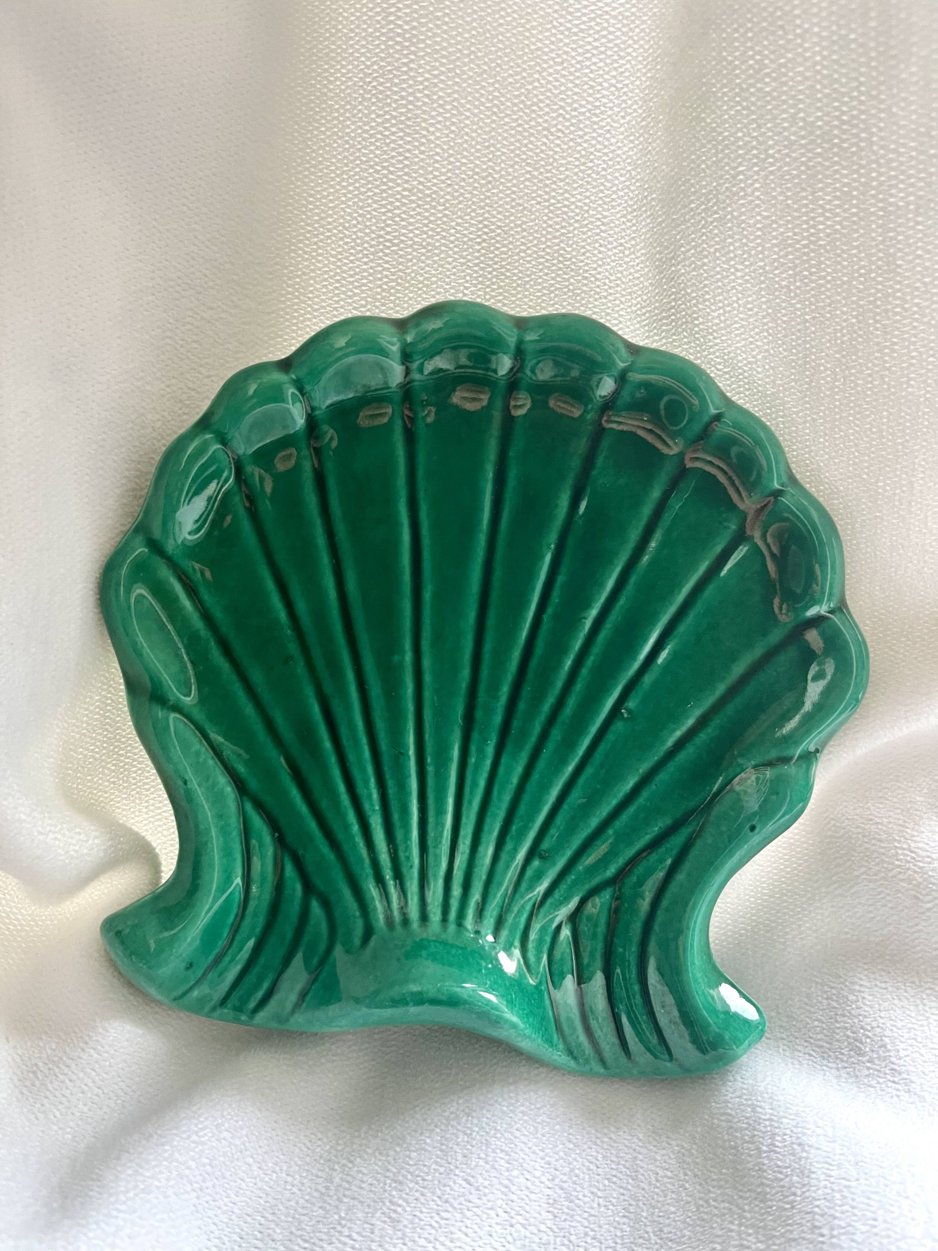 Emerald green ceramic seashell trinket dish