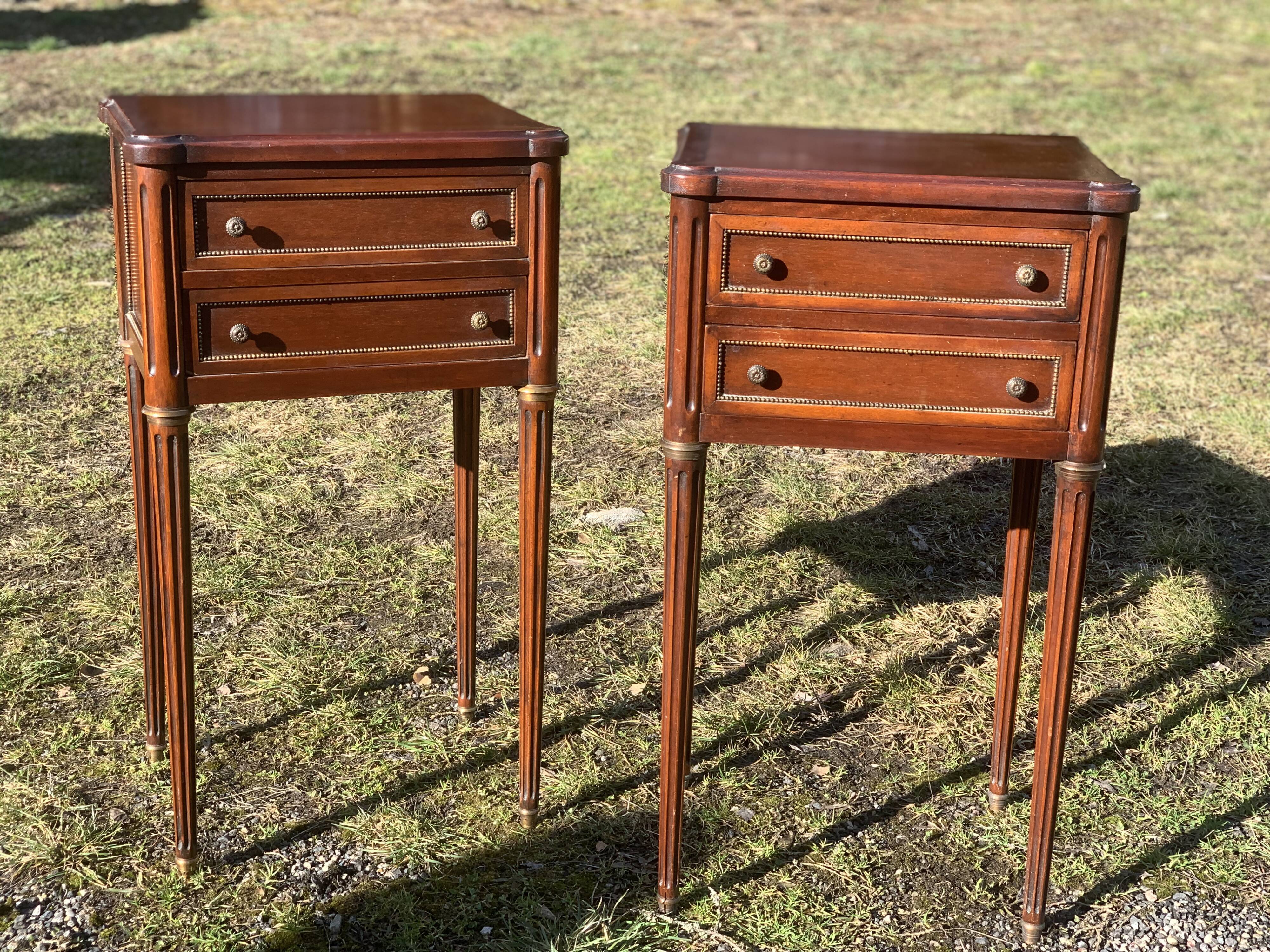 Pair of mahogany bedsides