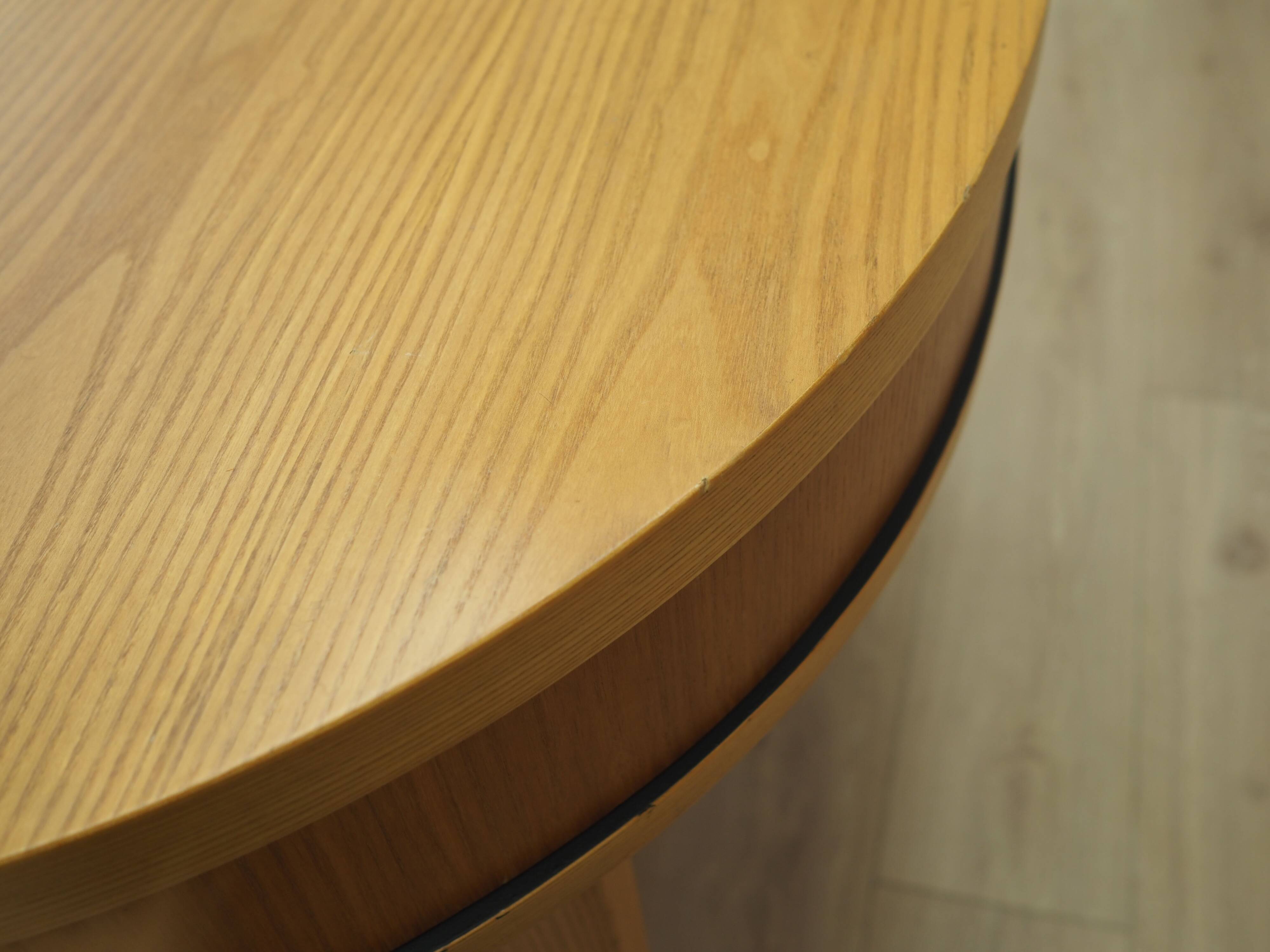 Oak desk, Italian design, 1970s, production: Italy