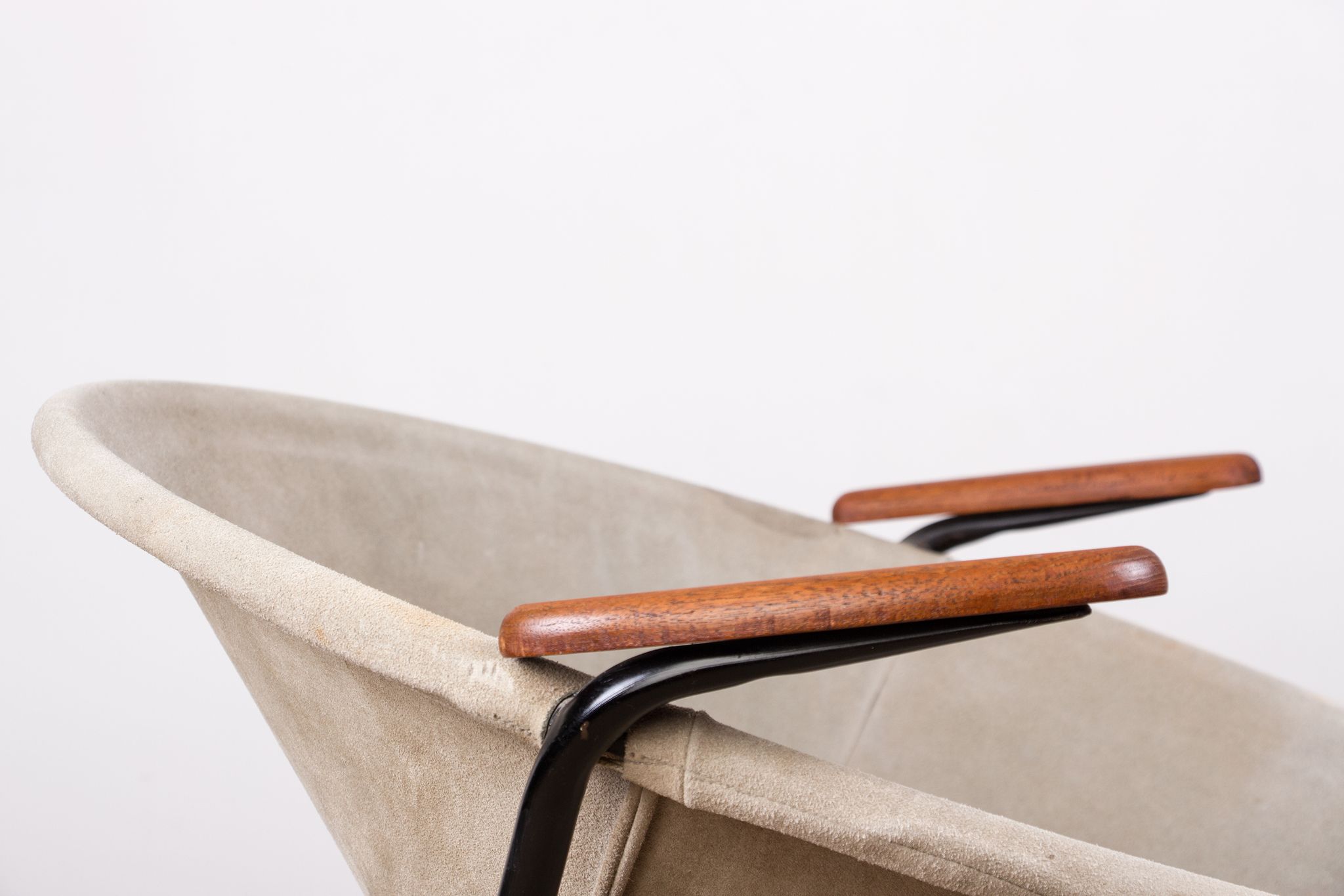 Danish armchair in Leather, Steel and Teak, Balloon model by Hans Olsen 1960.