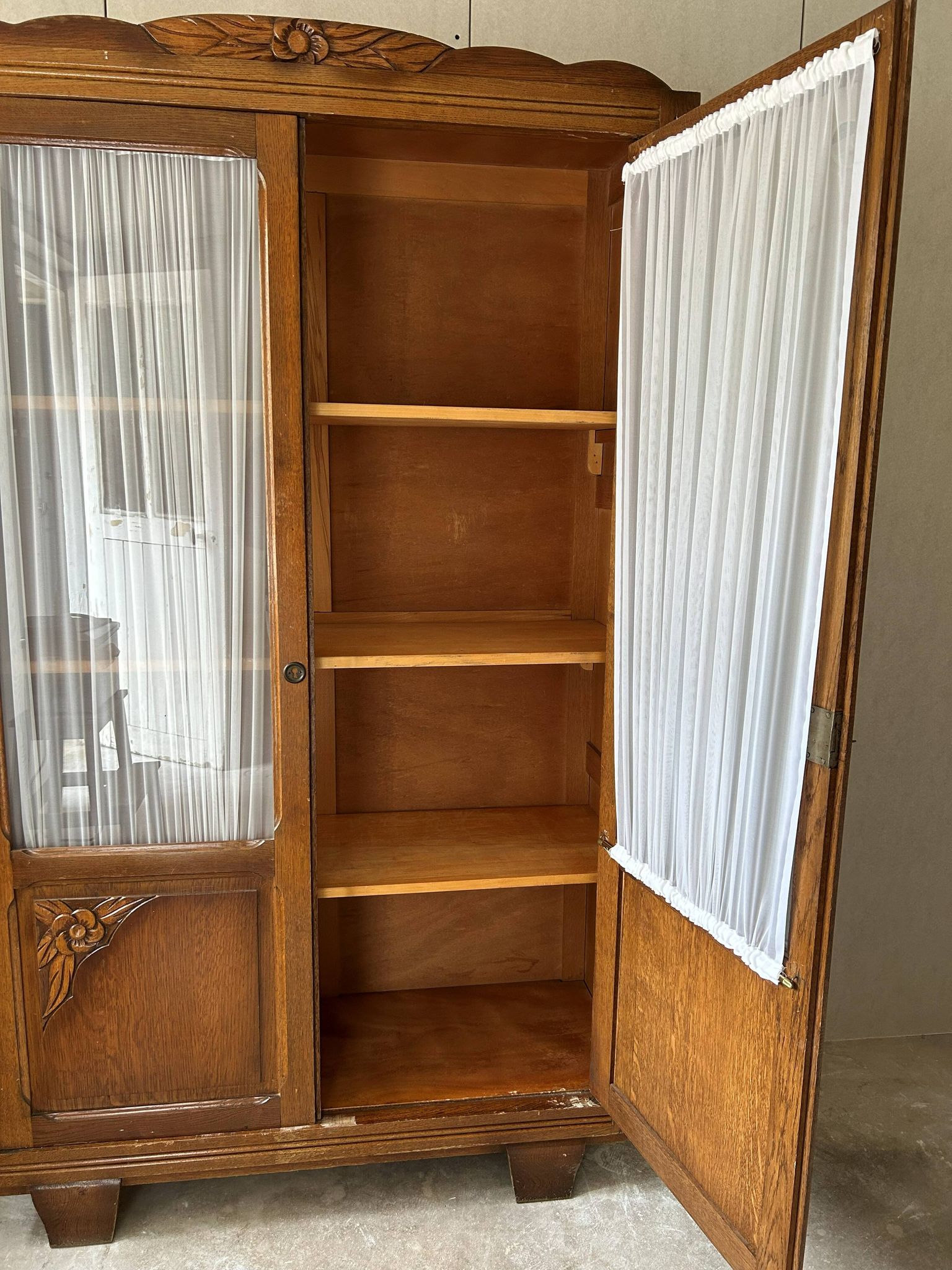 Armoire vitrine vintage
