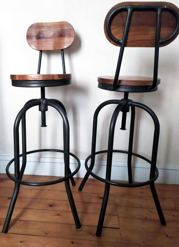 Lot de deux tabourets de bar bois et métal style industriel