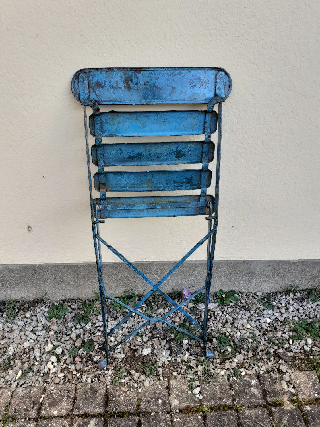 Folding brasserie chair