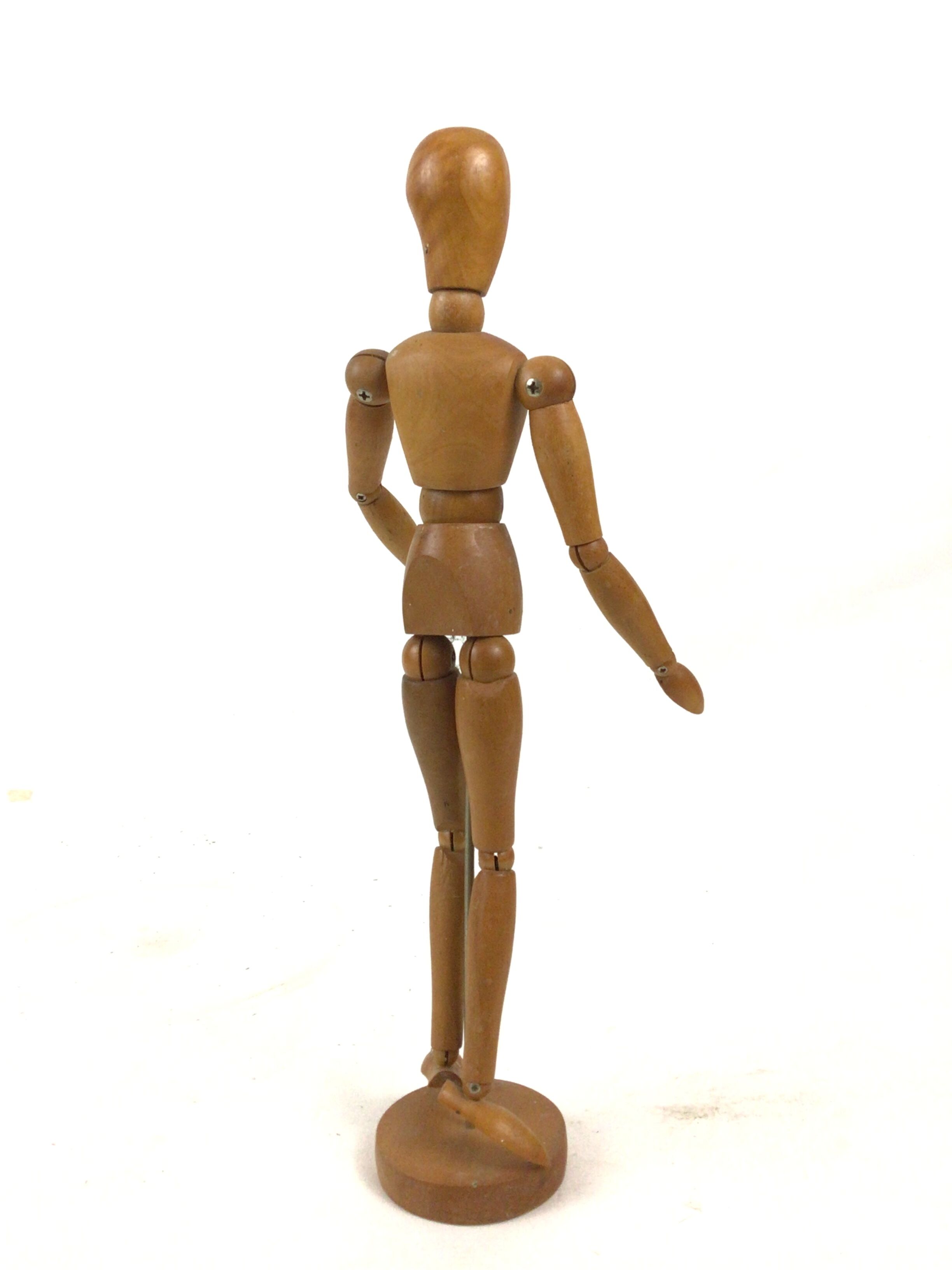 Articulated wooden mannequin