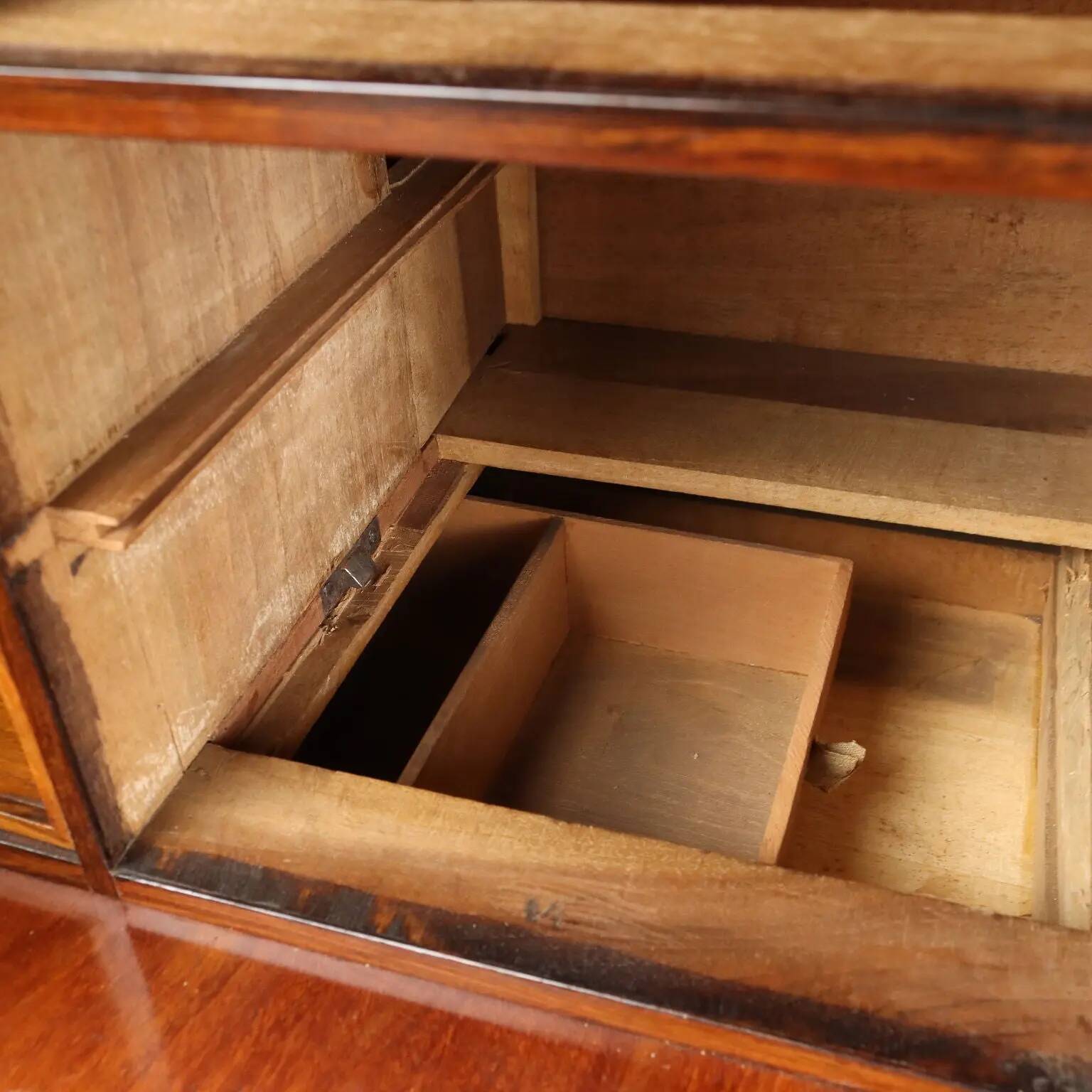 Ancient Empire secretary in mahogany and walnut, Italy, 19th century
