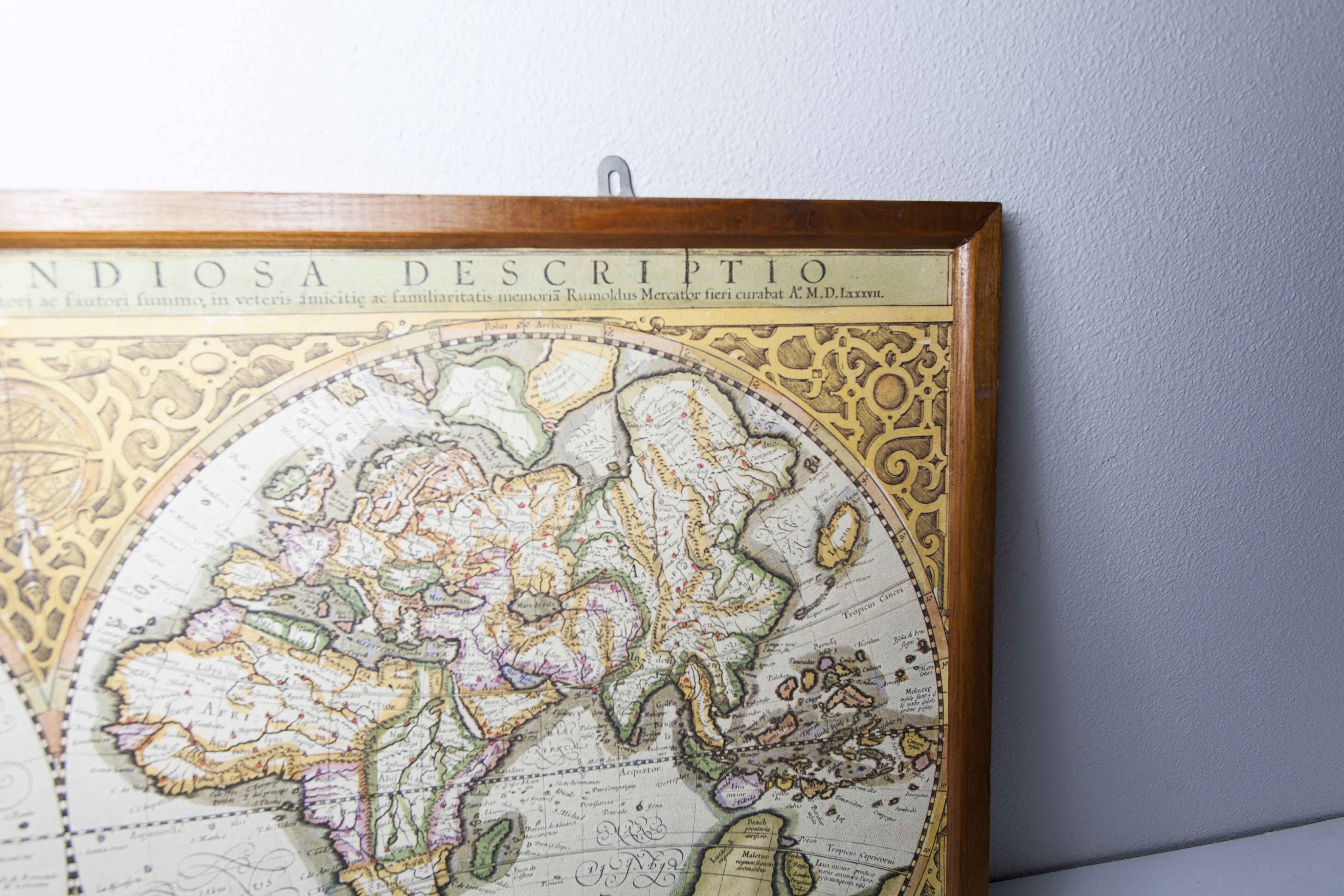 Frame and map "Orbis terrae compendiosa descriptio", Reproduction of an engraving Gérard Mercator