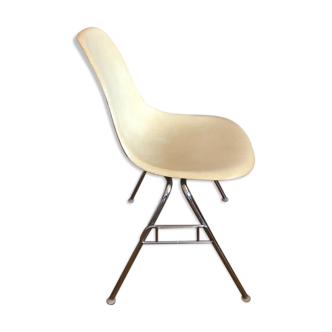 Chaise par Charles et Ray Eames