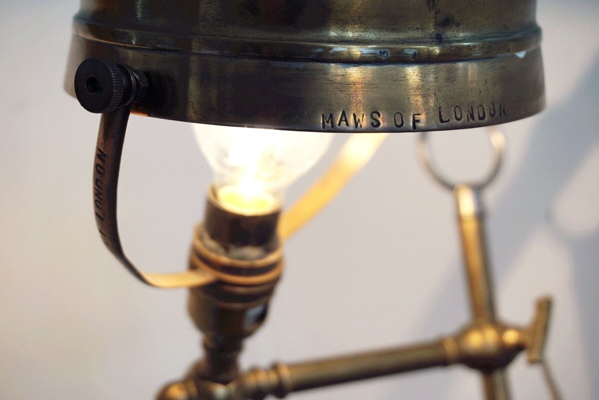 Lamp in brass House Maws & London